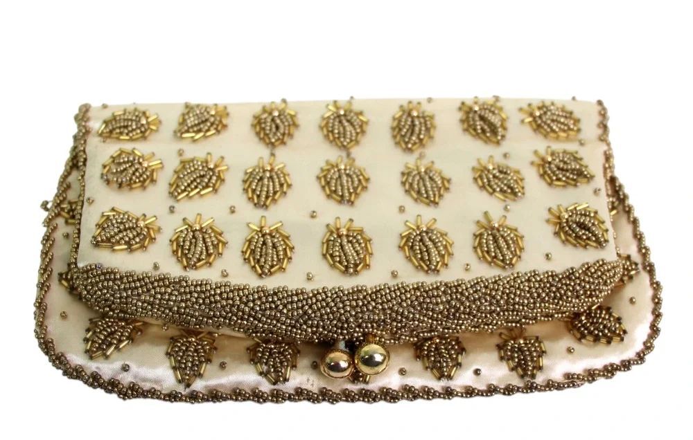 VINTAGE Kisha's BEADED WHITE GOLD PINEAPPLE SILK FRAME KISS LOCK CLUTH HANDBAG